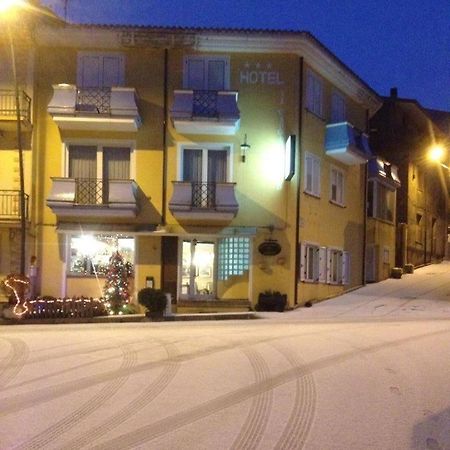 Hotel Il Cinghialetto à Fonni Extérieur photo