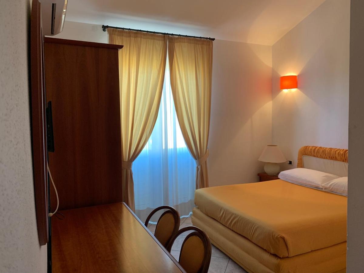 Hotel Il Cinghialetto à Fonni Extérieur photo
