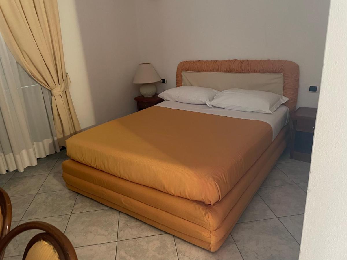 Hotel Il Cinghialetto à Fonni Extérieur photo