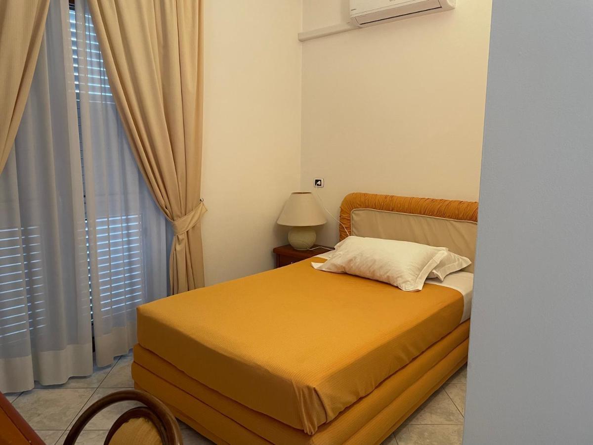 Hotel Il Cinghialetto à Fonni Extérieur photo