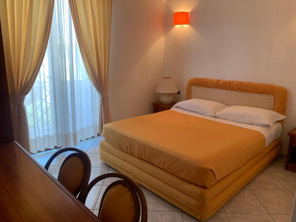Hotel Il Cinghialetto à Fonni Extérieur photo