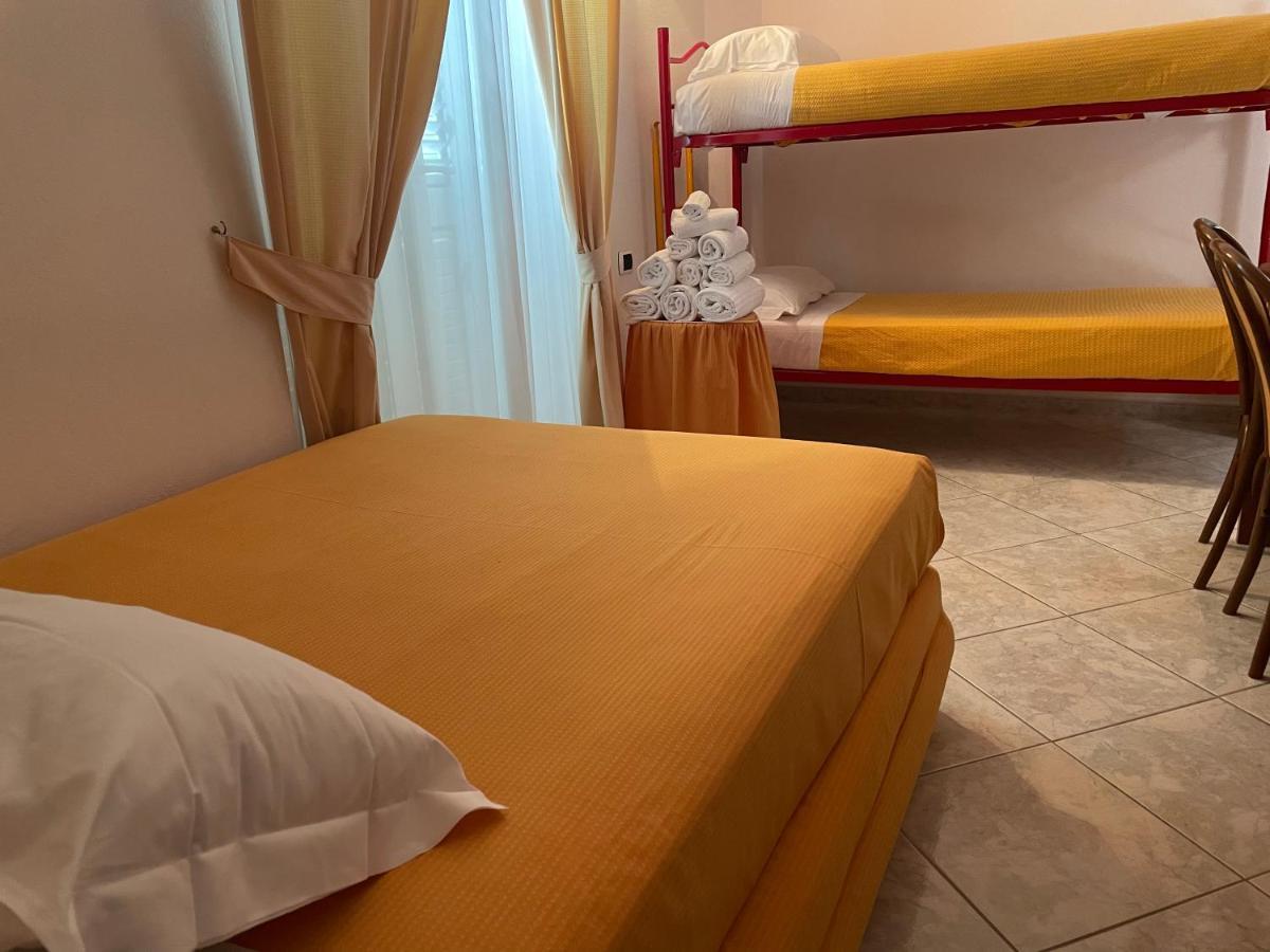 Hotel Il Cinghialetto à Fonni Extérieur photo